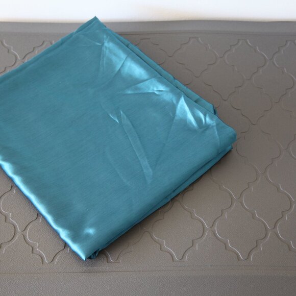 Teal Polyester Table Cloth - Picture 2 of 15